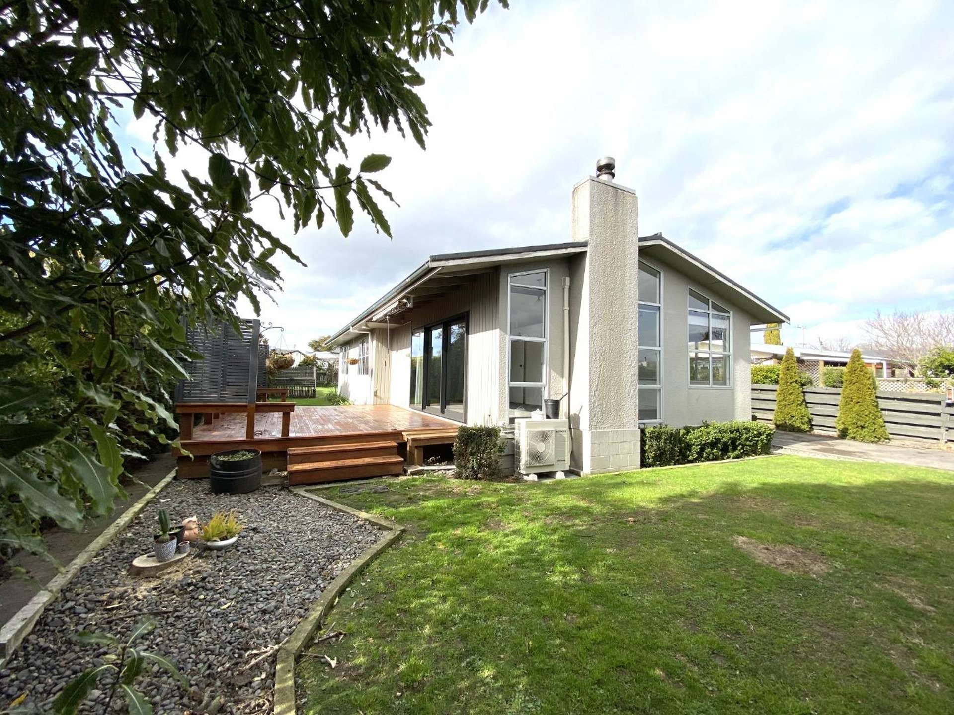 2A Lipscombe Crescent 10484_0