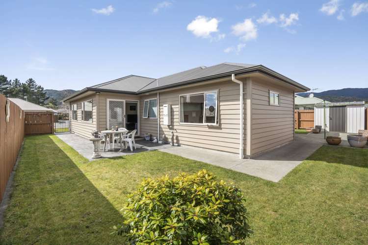 4 Woodland Grove Wainuiomata_17