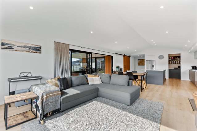 6 Rua Street Albert Town_4