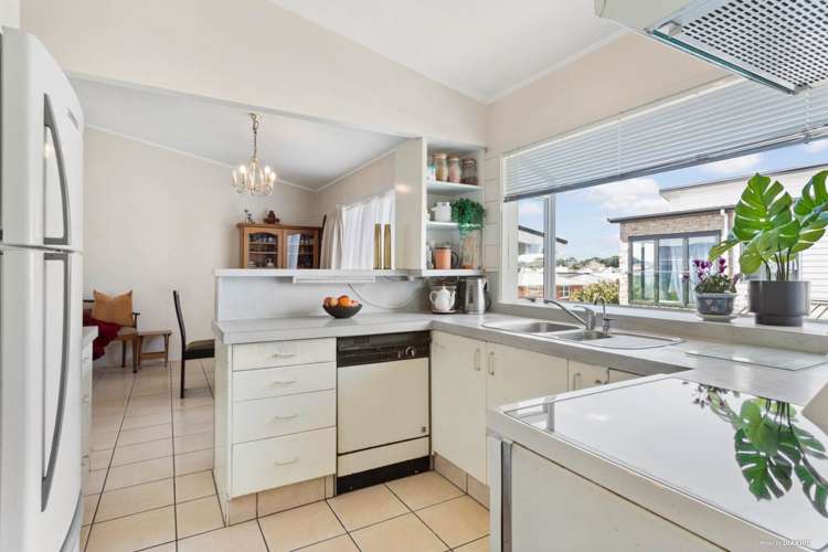 2/270 Lake Road Hauraki_14