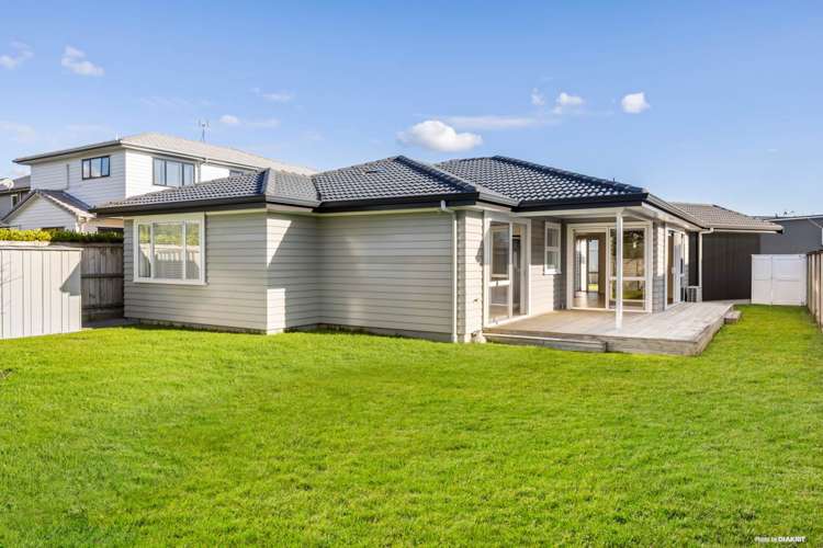 9 Couldrey Crescent Red Beach_5