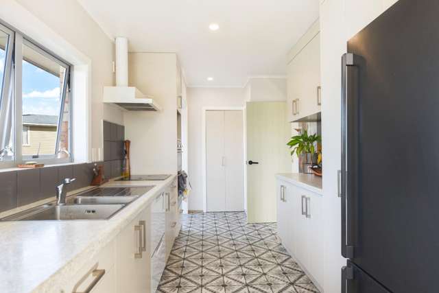 8 Elliott Crescent 1128_2