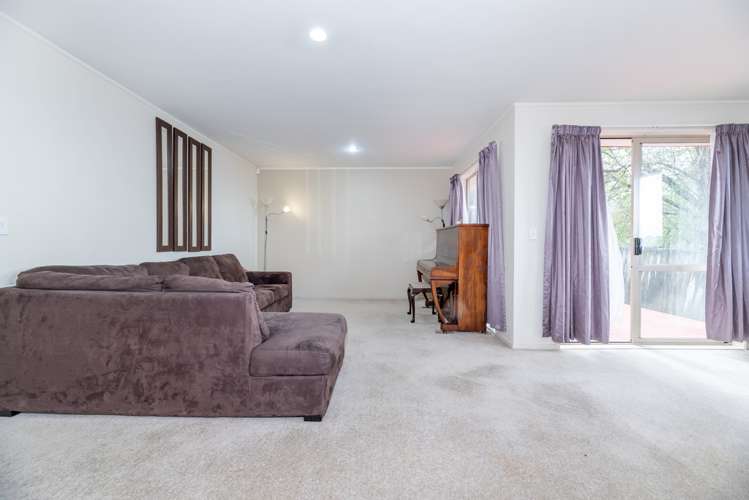 6 Dovey Place Massey_8