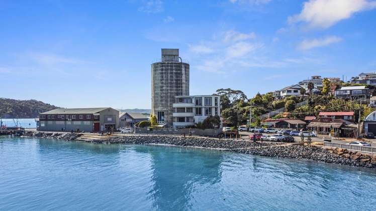 88 Wallis Street Raglan_2