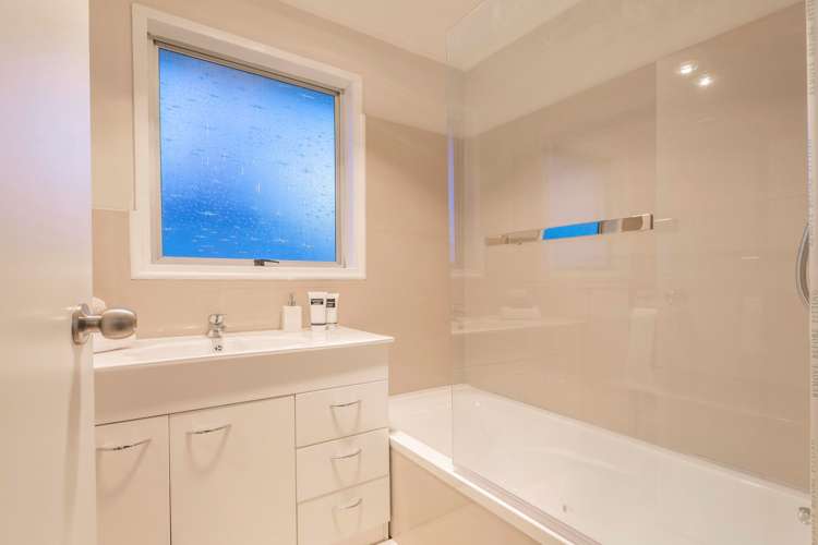 27 Sandrine Avenue Clover Park_10