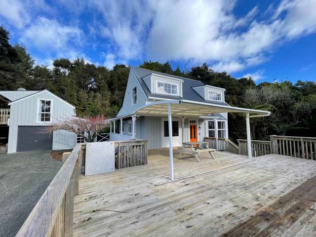 990 Sandspit Road Sandspit_1