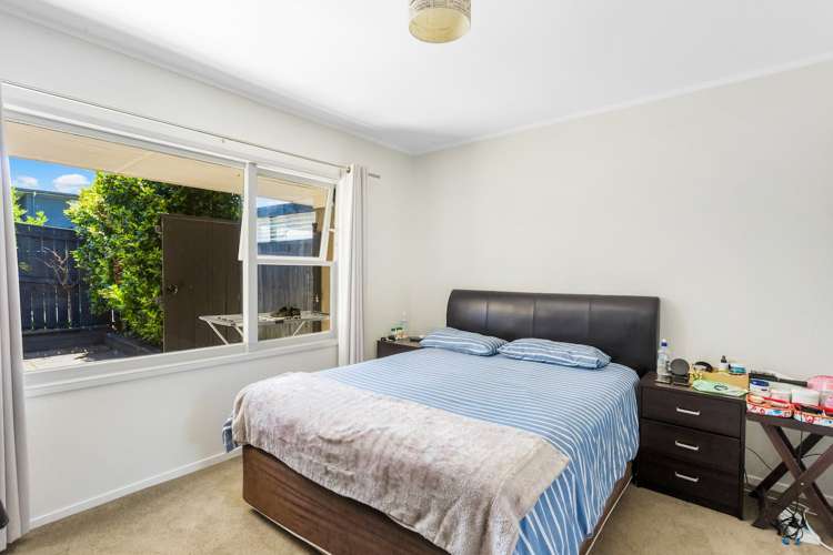 1/1 Broadview Place Howick_11