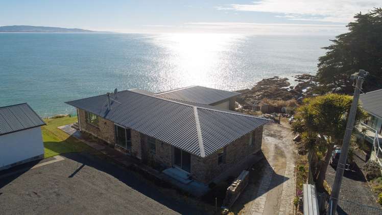 9 Esplanade Kaka Point_18