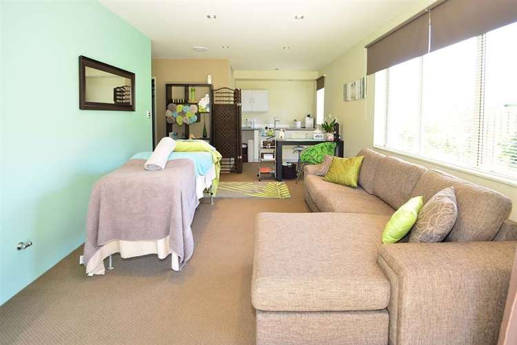 169 Centreway Road Orewa_9