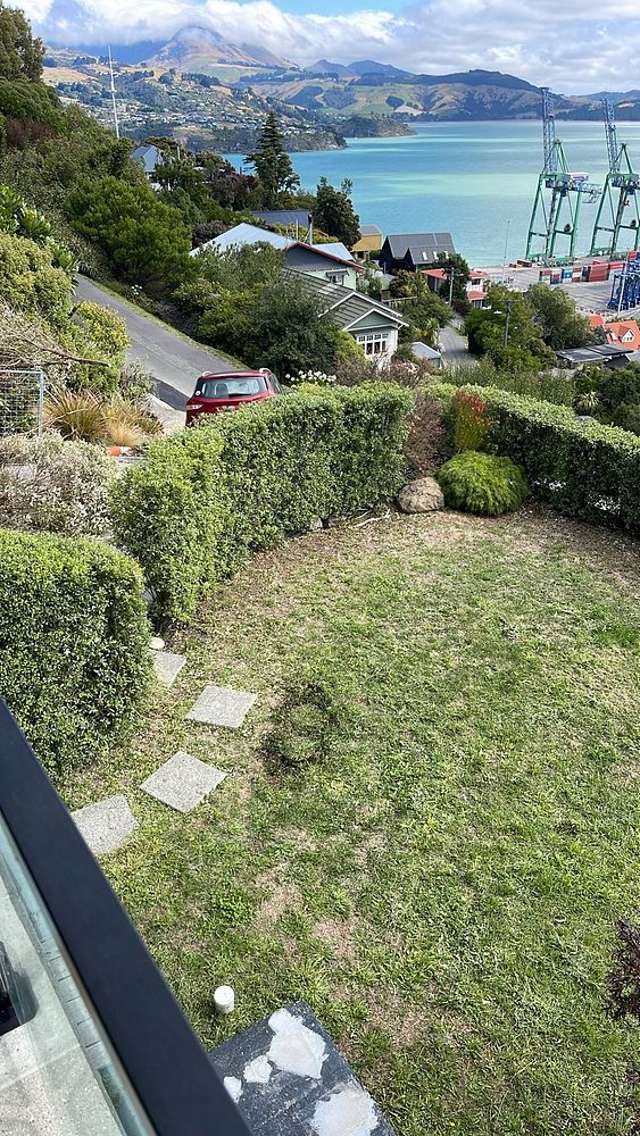 Chic 1BR Flat w/ view and garden in Lyttelton!