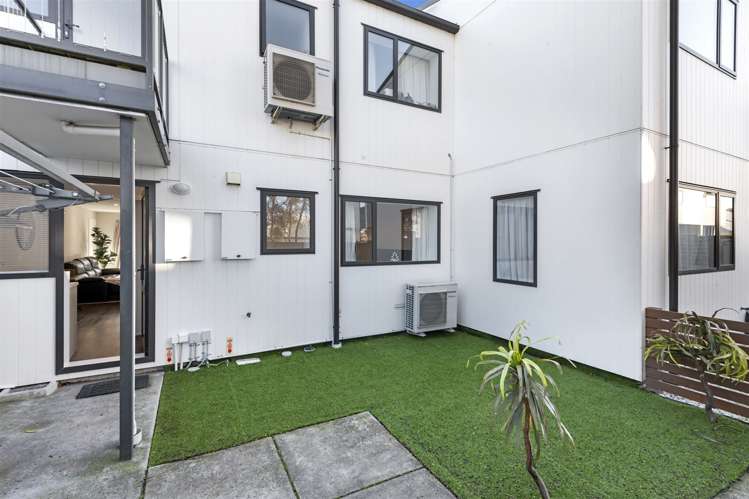 3/31 Buffon Street Waltham_13