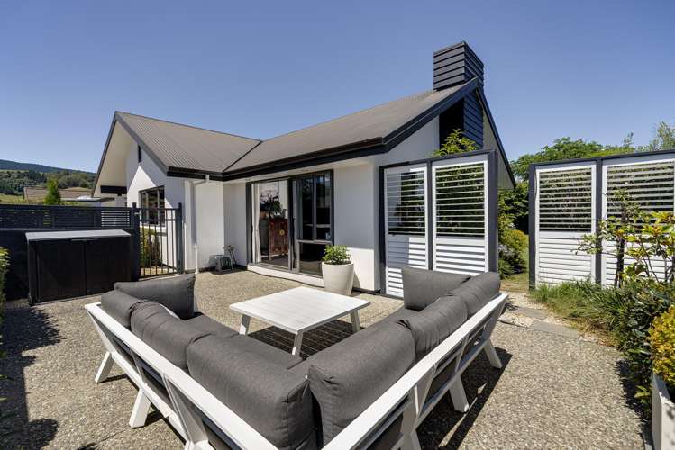 36 Cambelldon Crescent Stoke_1