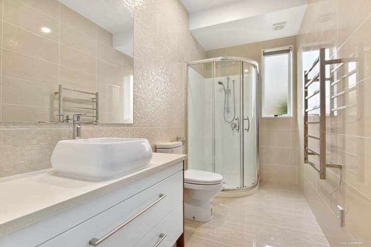 64 Killarney Drive Flat Bush_7