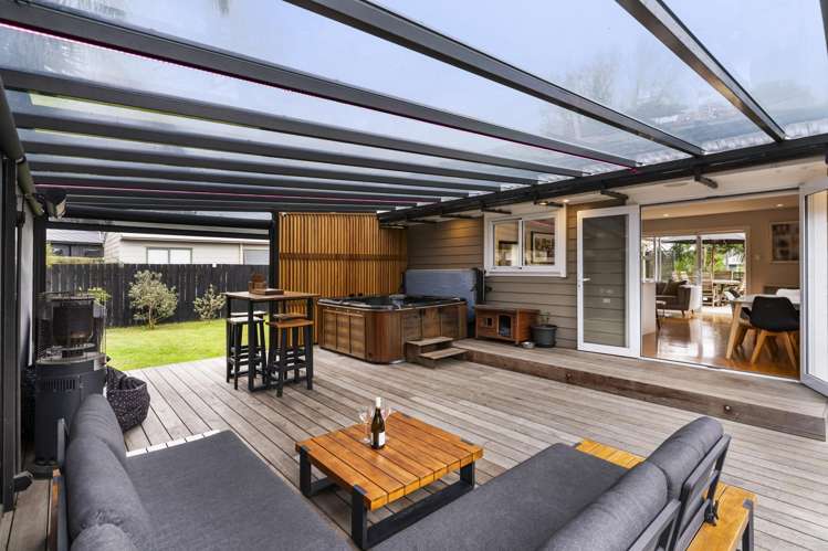 4 Holman Road Te Atatu Peninsula_1