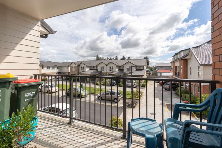 24 Chiefs Court Hamilton East_10