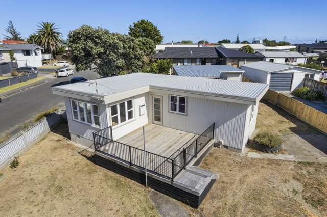 10 Robert Mckeen Street Otaki Beach_3
