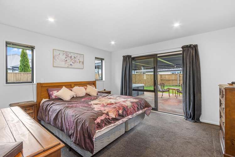 7 Bronco Drive Aidanfield_14