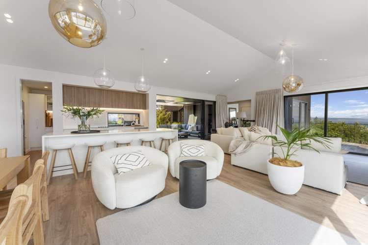 33 Whakamoenga Point_3