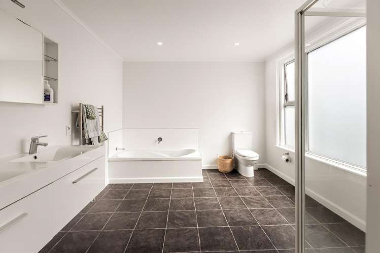 8 Lemnos Avenue Karori_8