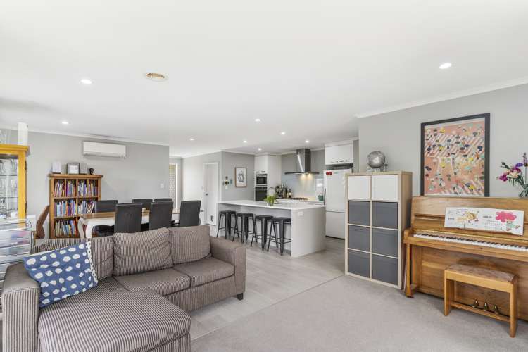 33 Captain Mitchell Drive Opaheke_6