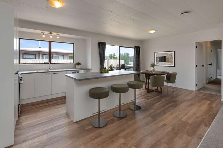 114 Paramount Parade_1