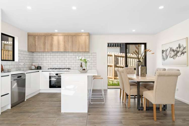 84a Vodanovich Road Te Atatu South_8