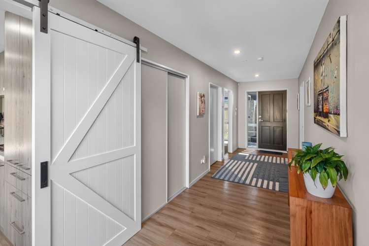 21 Farnborough Way Rolleston_2