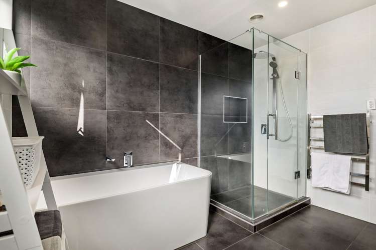 28b Beach Road Manly_24