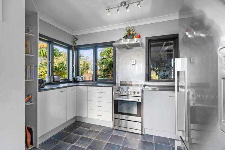 10 Campbell Street Leamington_11