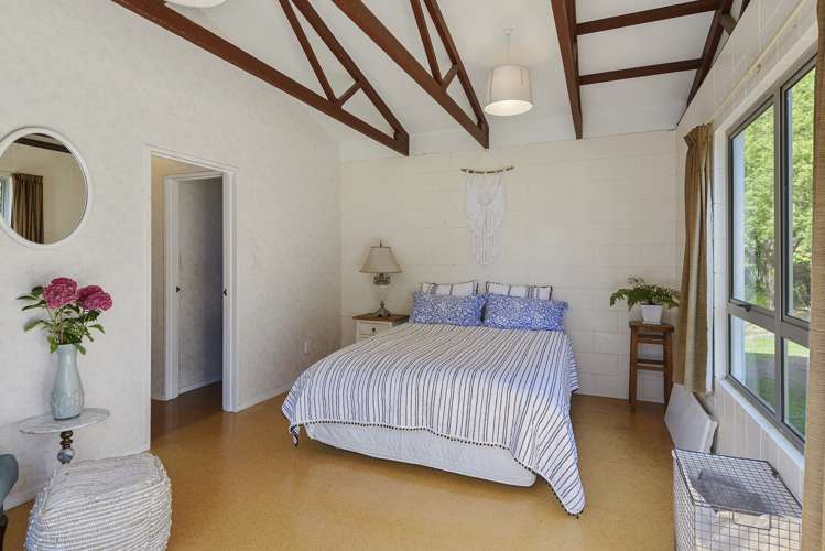 1661 North Eyre Road West Eyreton_18