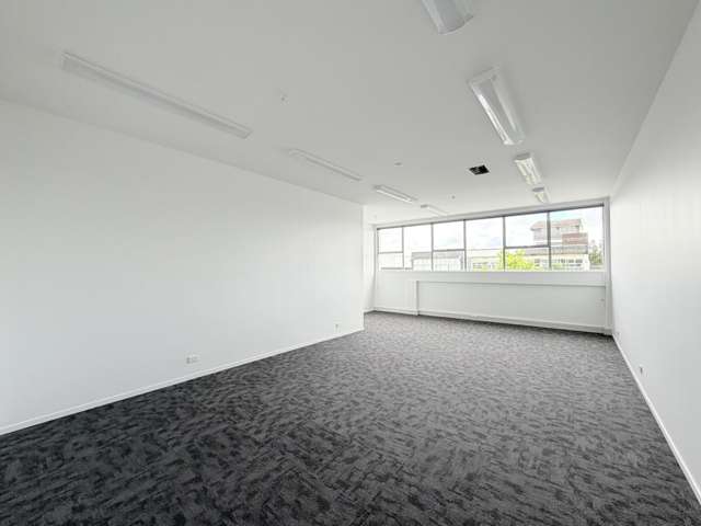 12-26 Te Heuheu Street Town Centre_4