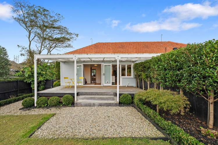 37 McCullough Avenue Three Kings_0