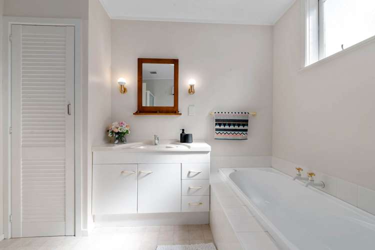 17 Hanlon Crescent Narrow Neck_15