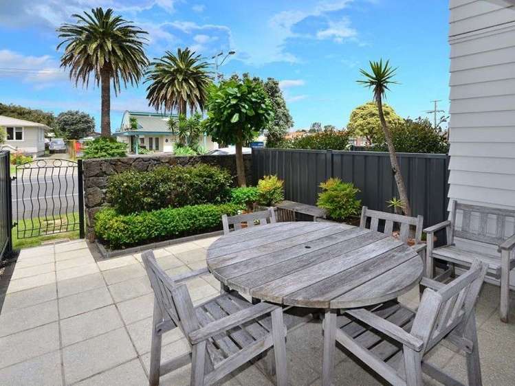 24/3 Riverside Road Orewa_1