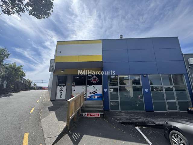Wairau Road Retail - Rear Offering