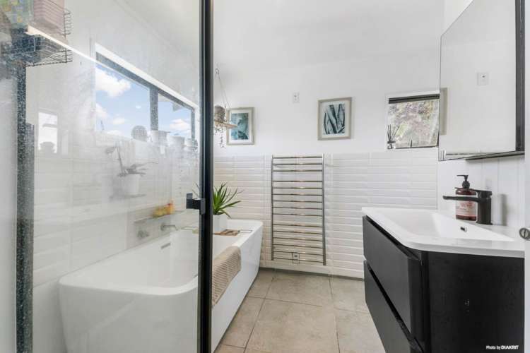 1 Relko Crescent Torbay_15