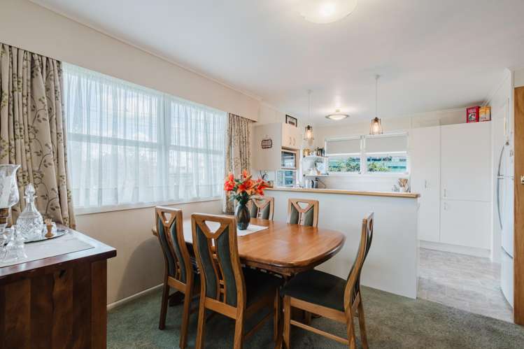 49 Garden Heights Avenue Glenview_7