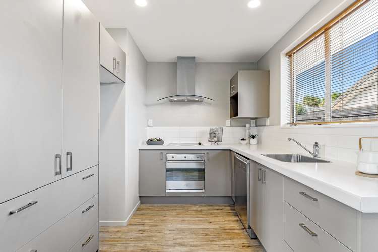 2/160 Halswell Road Hillmorton_3