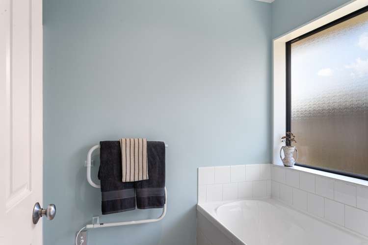 9 Cayman Close Shirley_14