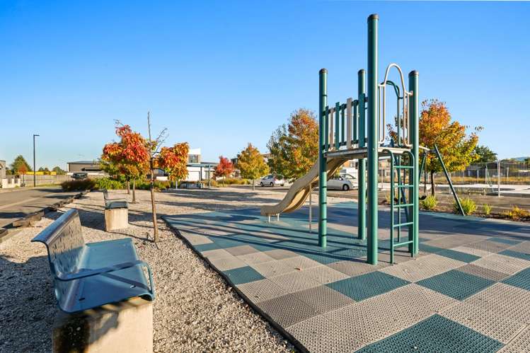 27 Blackmore Place Springlands_23