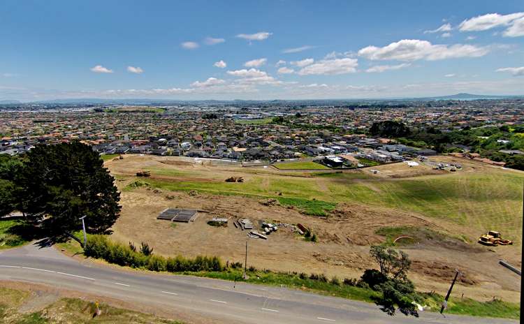 78 Armstrong Farm Drive East Tamaki Heights_11