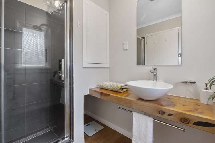 75 Easther Crescent Kew_12