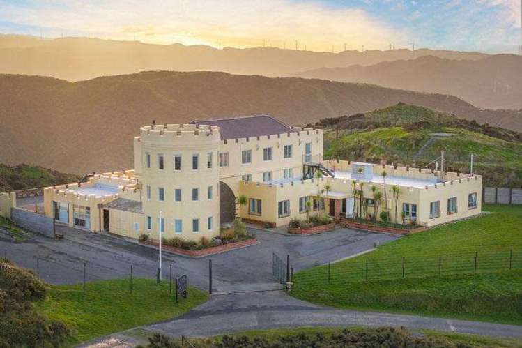 What the hell happened at Woofington’s mortgagee sale? Legal threats, zero bids