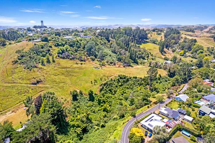 36 Shakespeare Road Bastia Hill_19