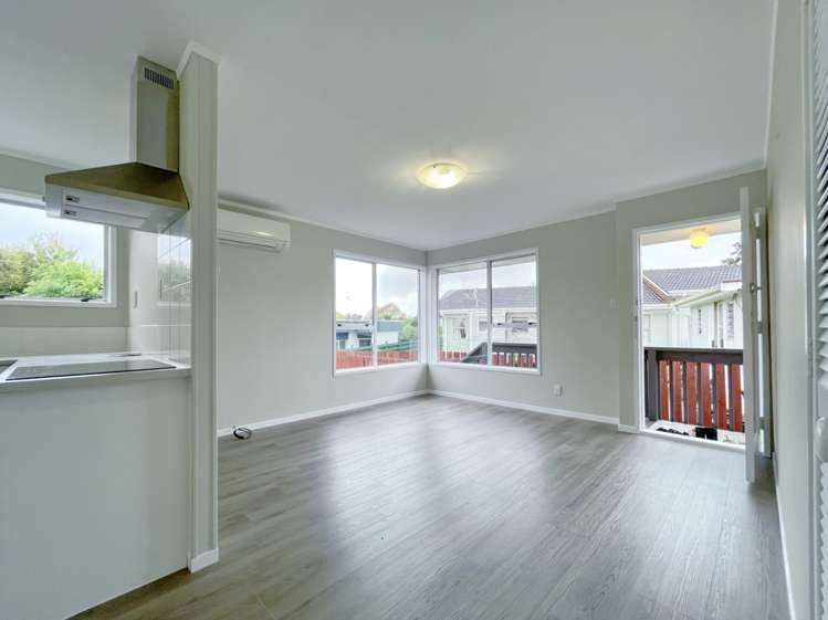 2/82 Moore Street Hillcrest_3