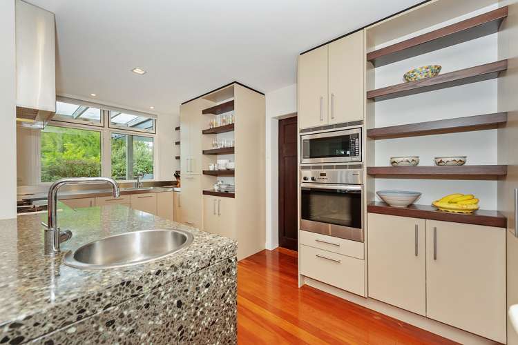 132 River Road Hamilton East_4