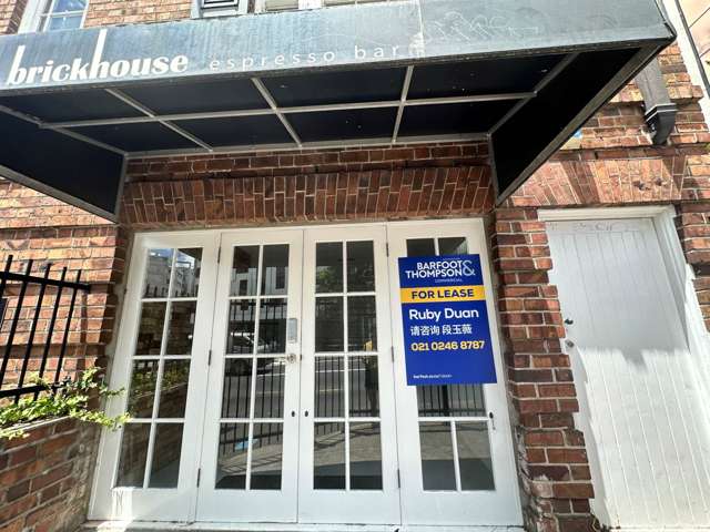 TURNKEY STREET-FRONT RETAIL / CAFÉ