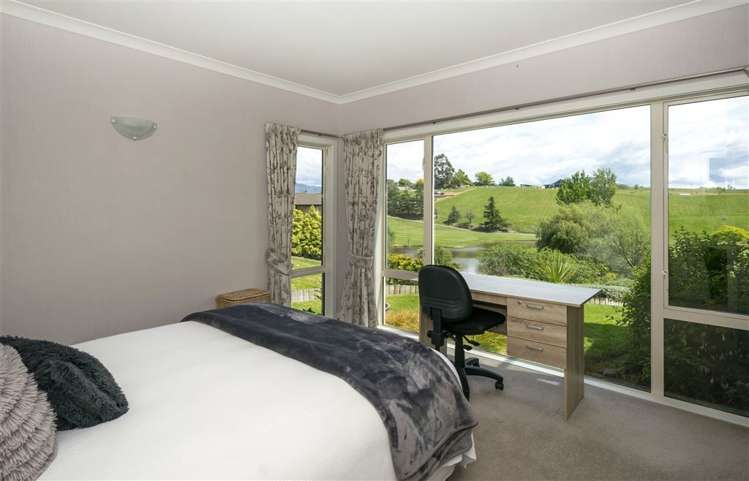 20 Pine Hill Rise Fairhall_13