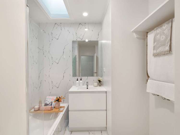 1/27 Ellerton Road Mount Eden_13
