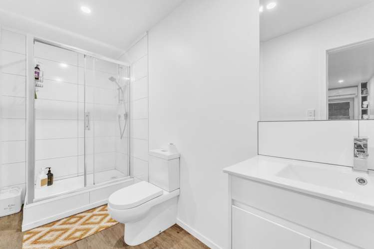 70 Sunny Grove Wainuiomata_21